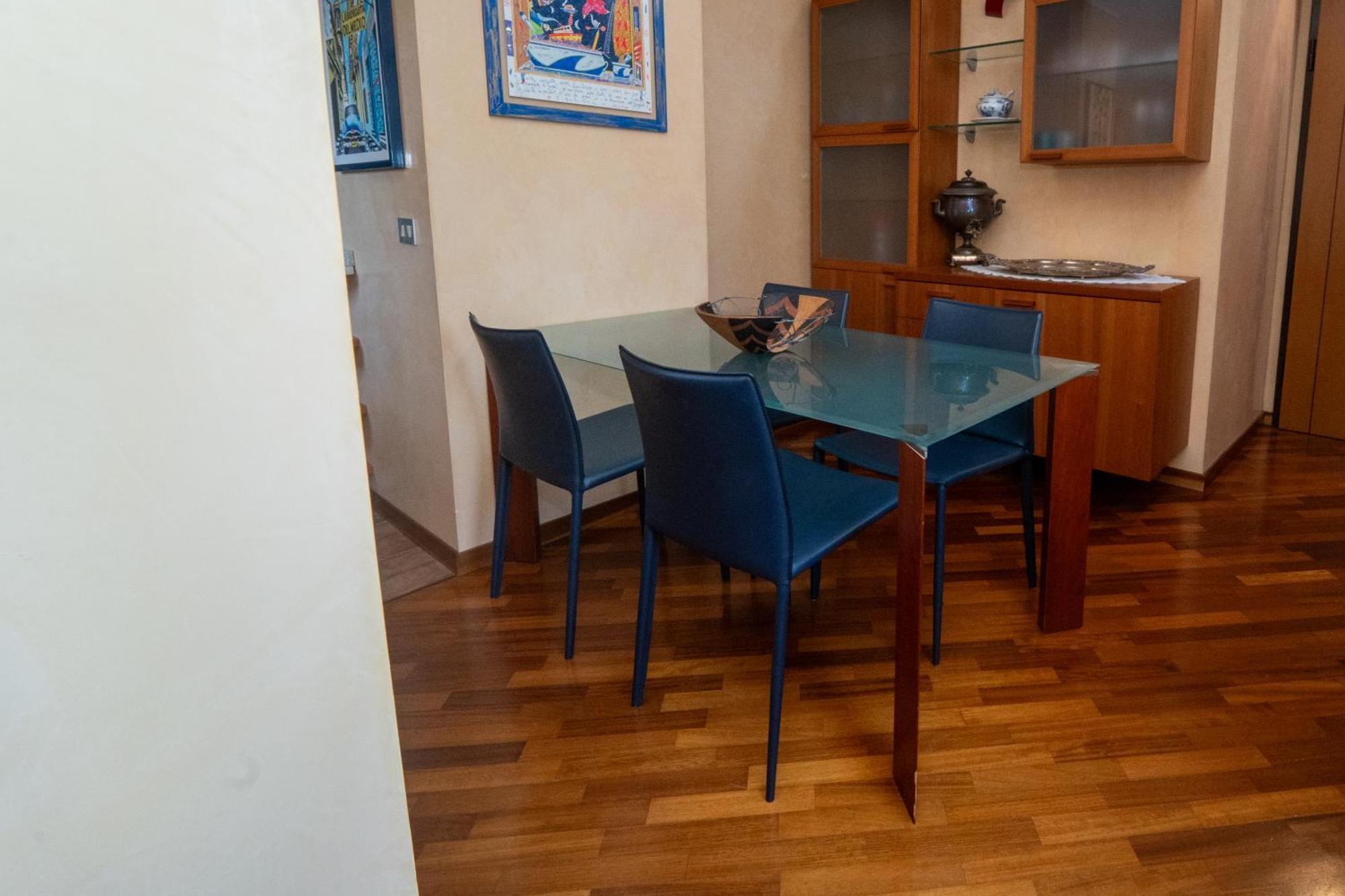 Appartamento Penthouse Isola, A Few Steps From Offices Cortina 26 *