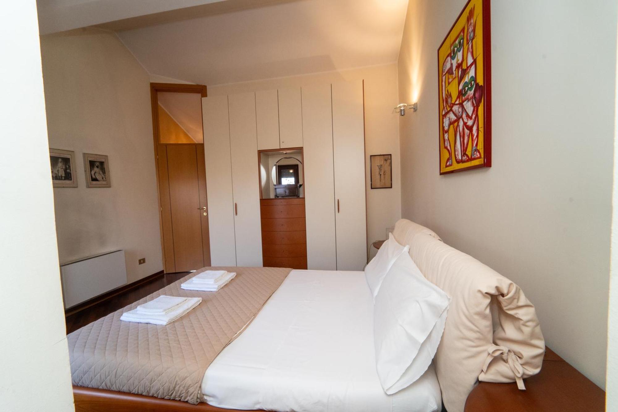 Appartamento Penthouse Isola, A Few Steps From Offices Cortina 26