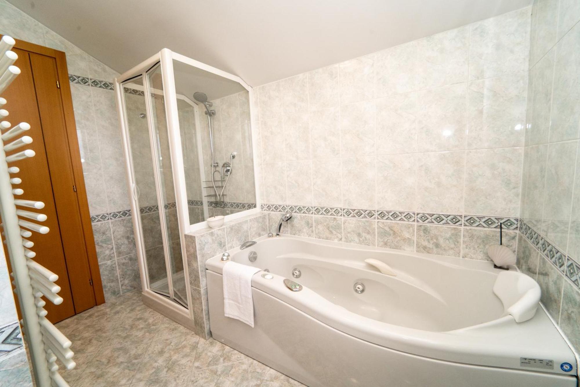 Appartamento Penthouse Isola, A Few Steps From Offices Cortina 26 Milano