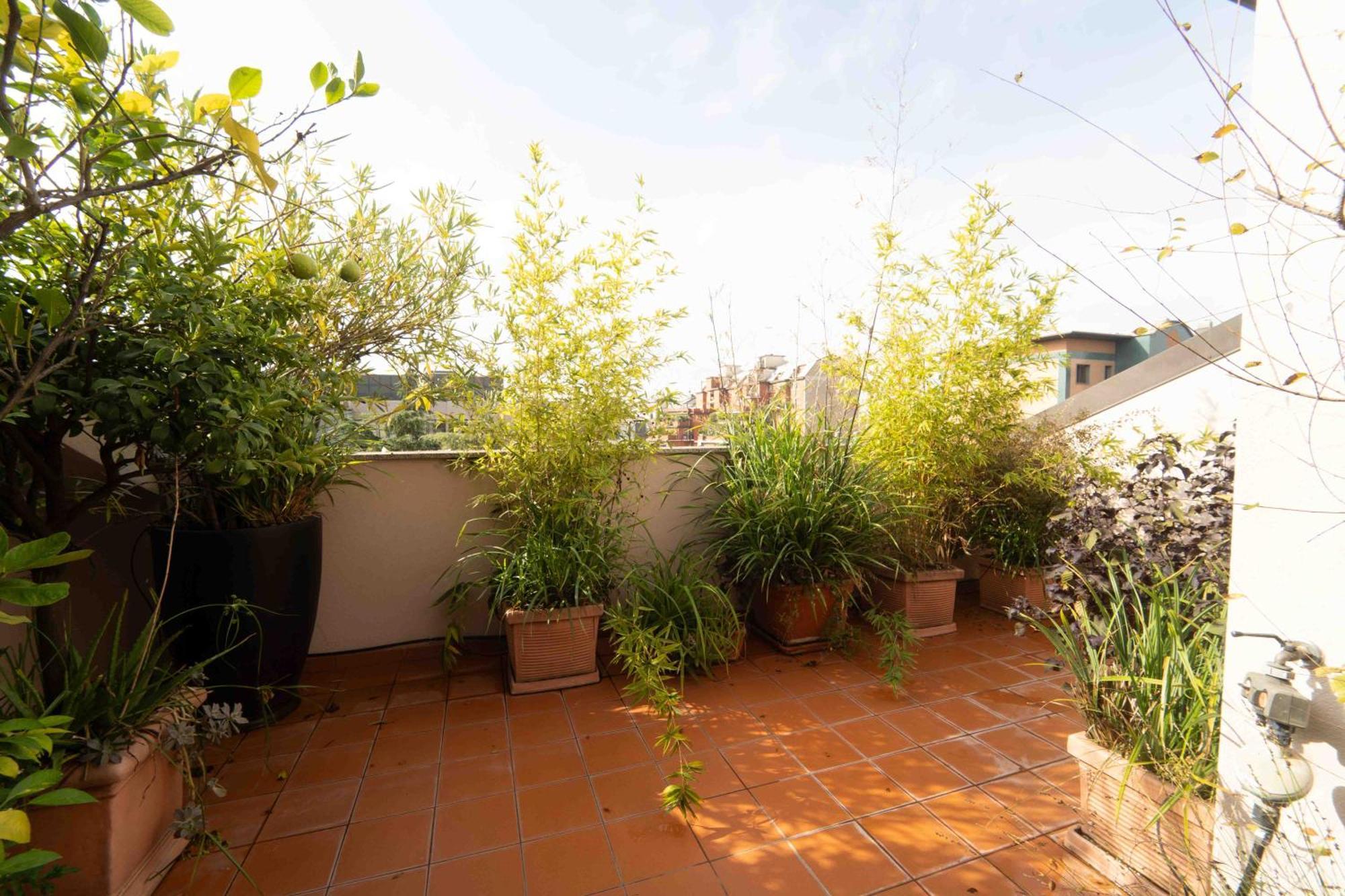 Appartamento Penthouse Isola, A Few Steps From Offices Cortina 26 *